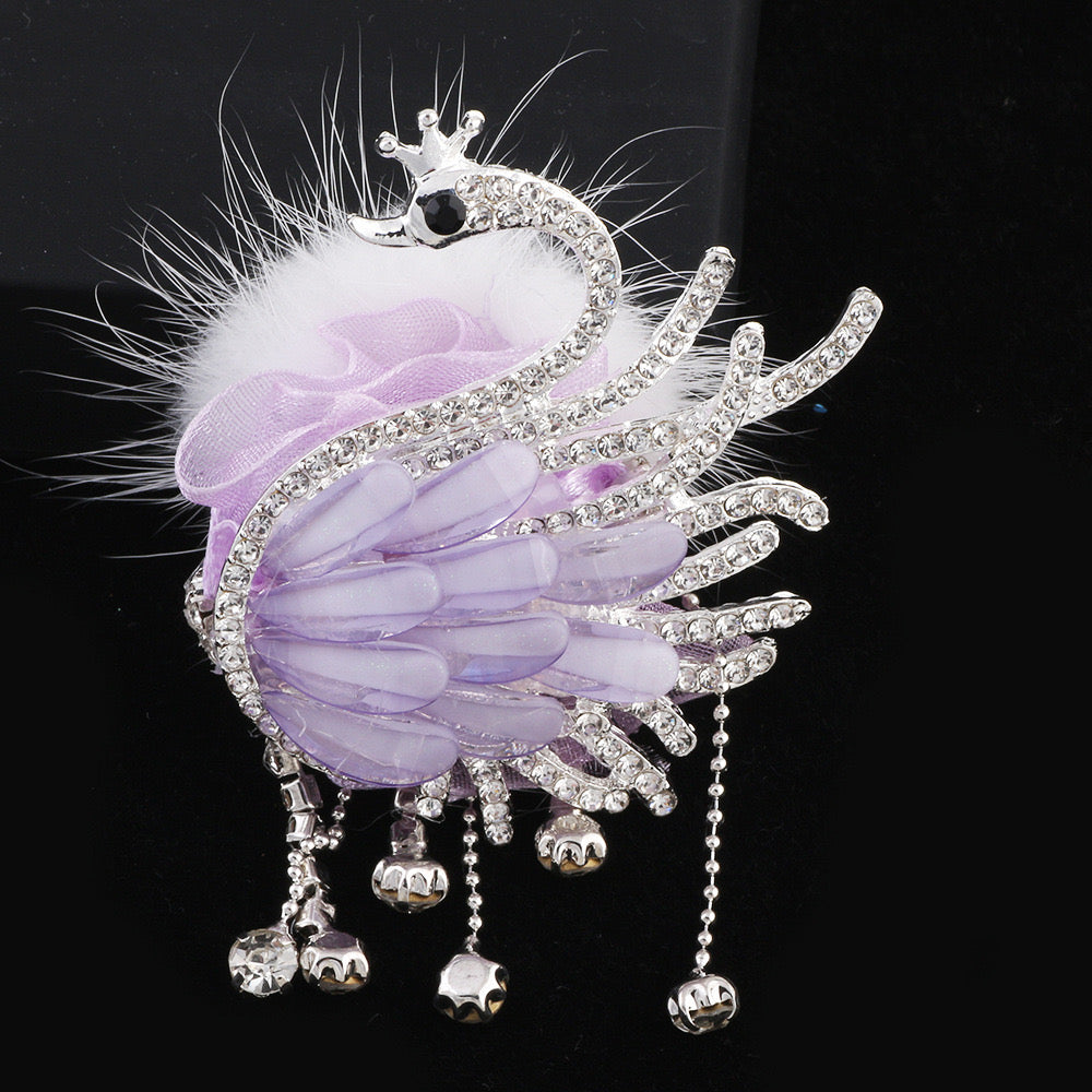 pretty diamond swan bead